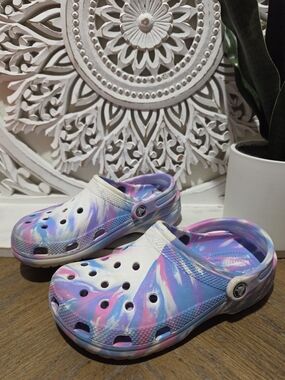 Crocs Classic Tie-Dye Clogs Kids Size 5 Pink Blue Purple Swirl